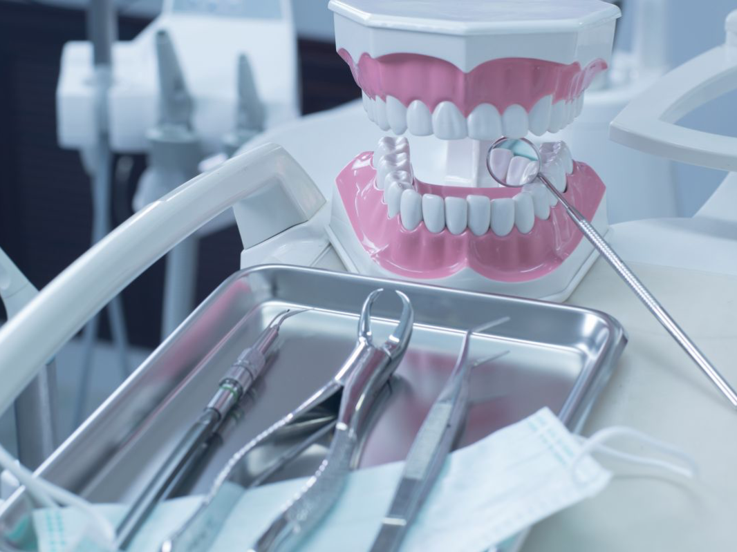 إشراف على تدريب أطباء الامتياز (أسنان)